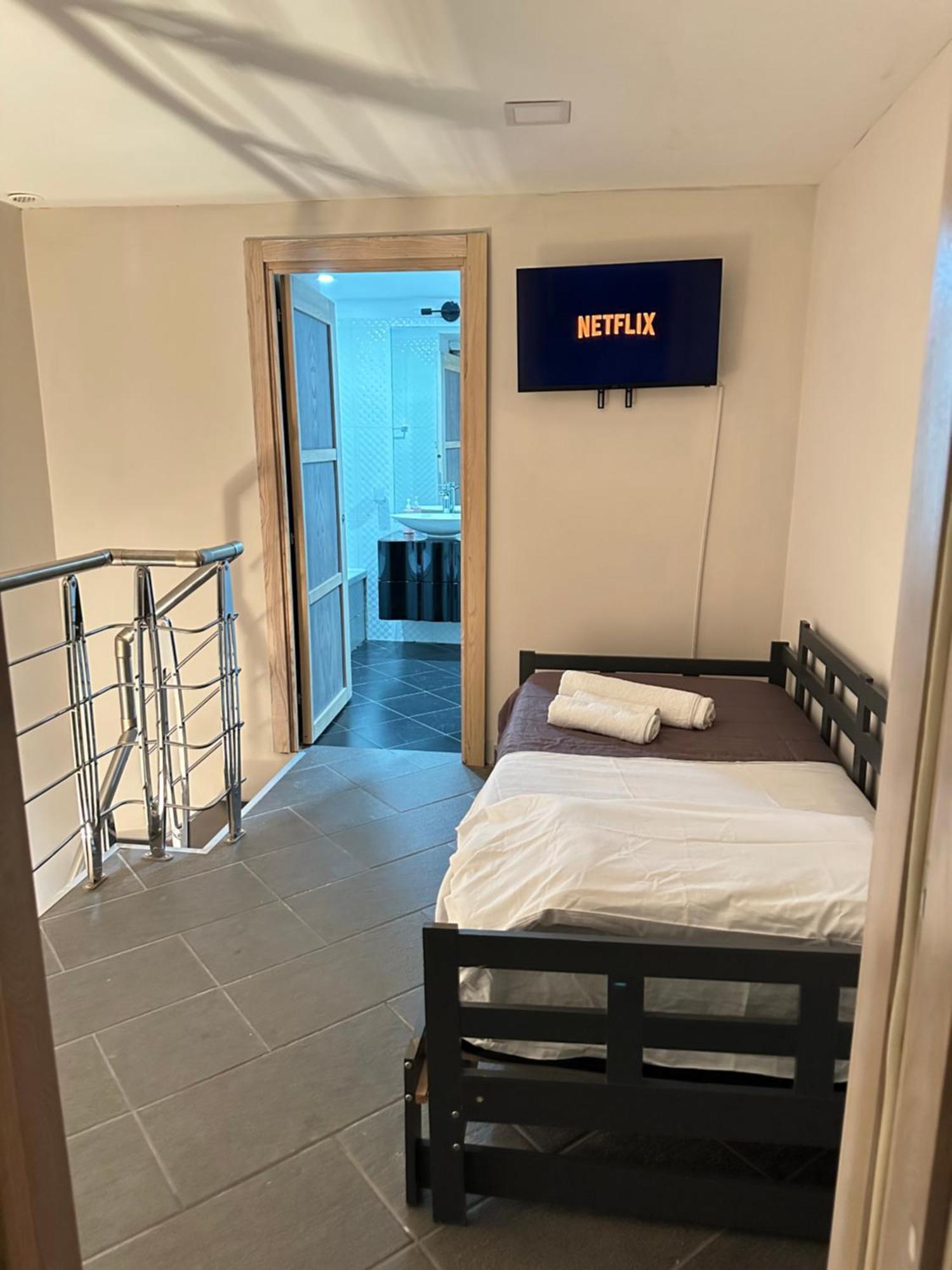 Fox Holiday Home In The Port Napoli Esterno foto